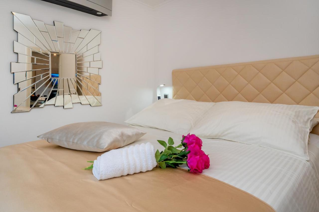 Uniquely Designed Villa Ivana With Outdoor Jacuzzi Nearby The Pebble Banje Beach At The Island Of Solta Rogač Exterior foto