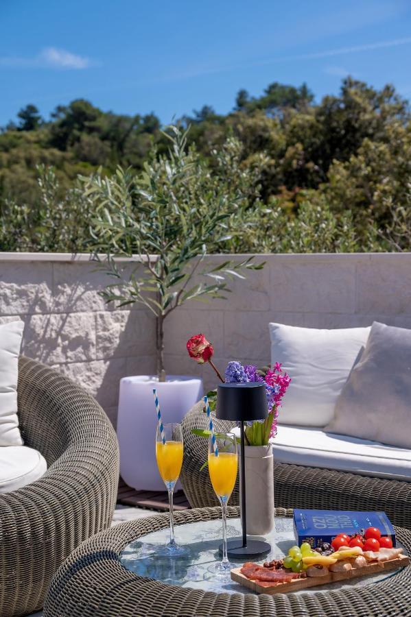 Uniquely Designed Villa Ivana With Outdoor Jacuzzi Nearby The Pebble Banje Beach At The Island Of Solta Rogač Exterior foto