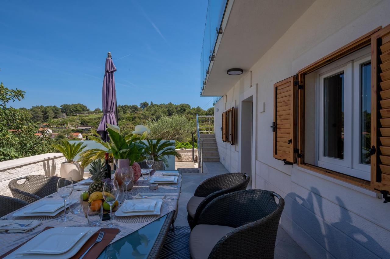 Uniquely Designed Villa Ivana With Outdoor Jacuzzi Nearby The Pebble Banje Beach At The Island Of Solta Rogač Exterior foto