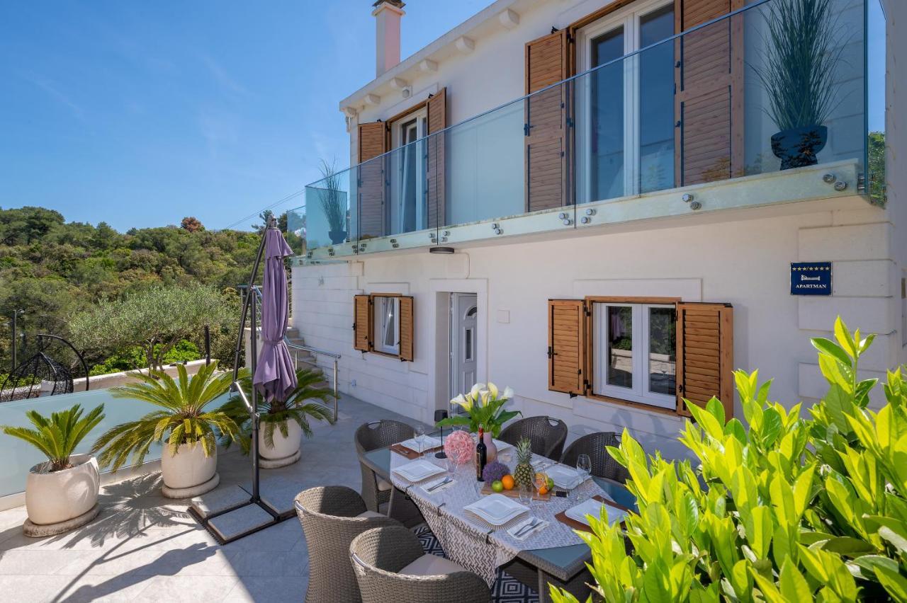 Uniquely Designed Villa Ivana With Outdoor Jacuzzi Nearby The Pebble Banje Beach At The Island Of Solta Rogač Exterior foto
